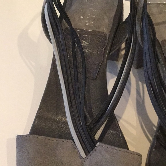 Hispanitas Heels - Picture 4 of 4